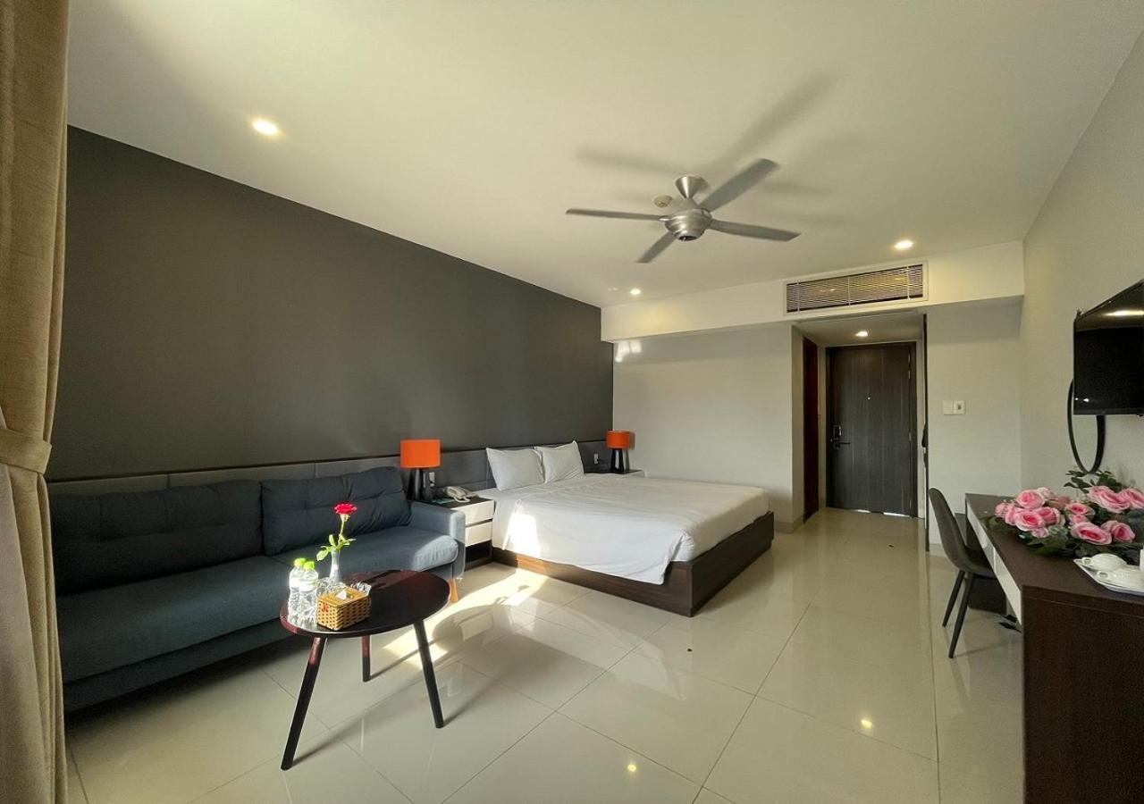 My Khe 2 Da Nang Seafront Hotel Buitenkant foto