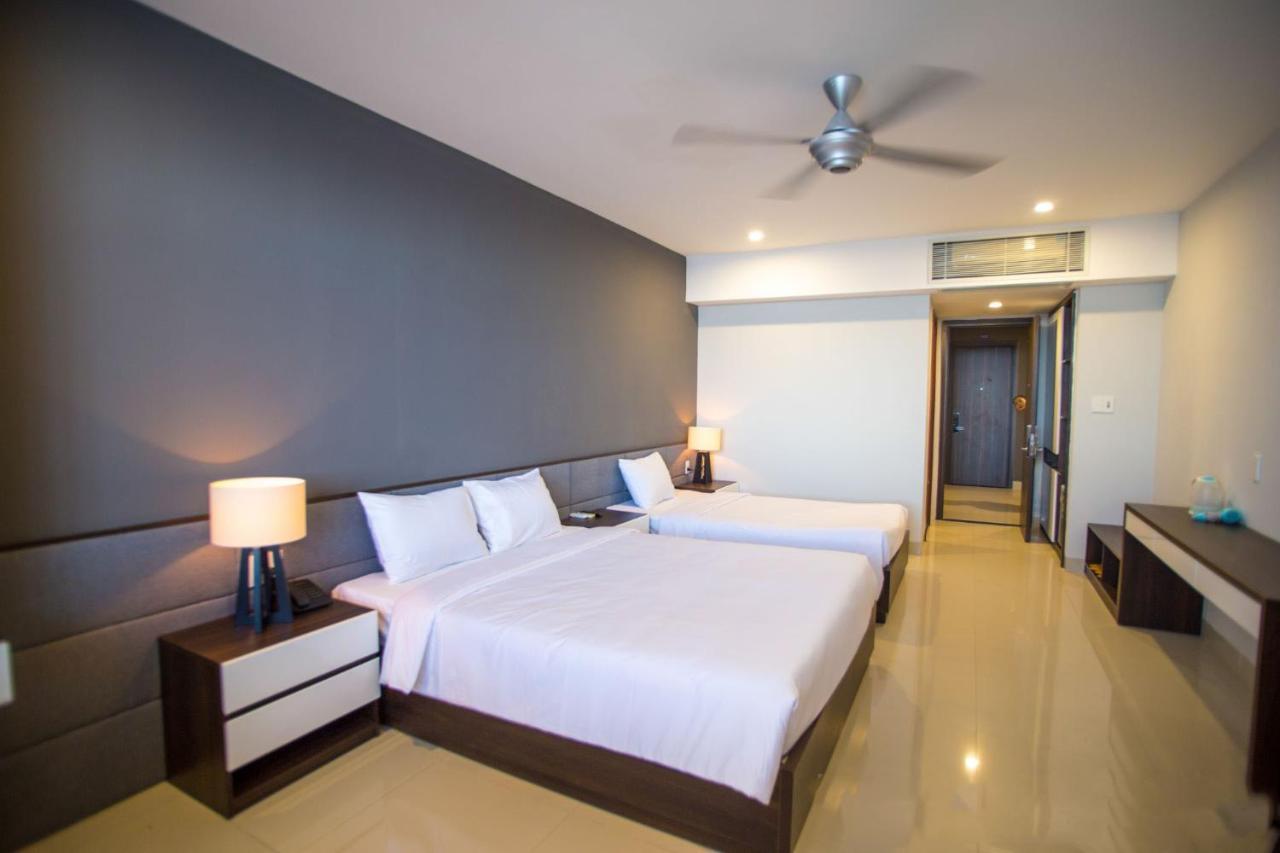 My Khe 2 Da Nang Seafront Hotel Buitenkant foto